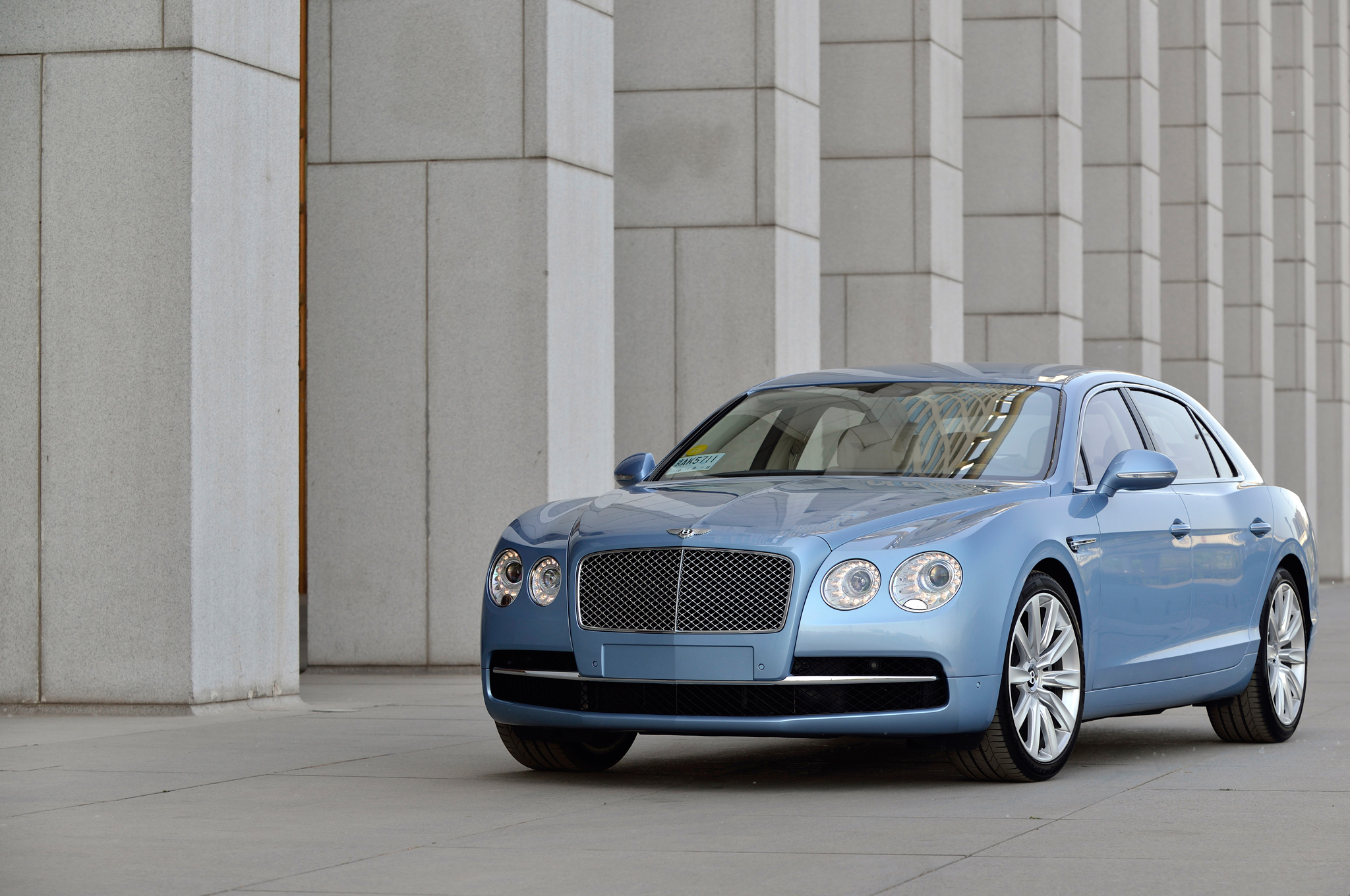 Bentley Flying Spur Wood Badge Photo Free Download Image Of Wallpaper Bentley Flying Spur Wood Badge Photo Free Download Image Of Wallpaper