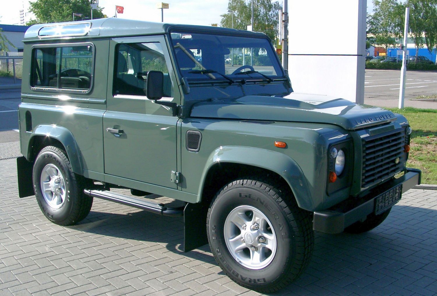 Land Rover Defender front Wallpapers Desktop Download Wallpaper Land Rover Defender front Wallpapers Desktop Download Wallpaper