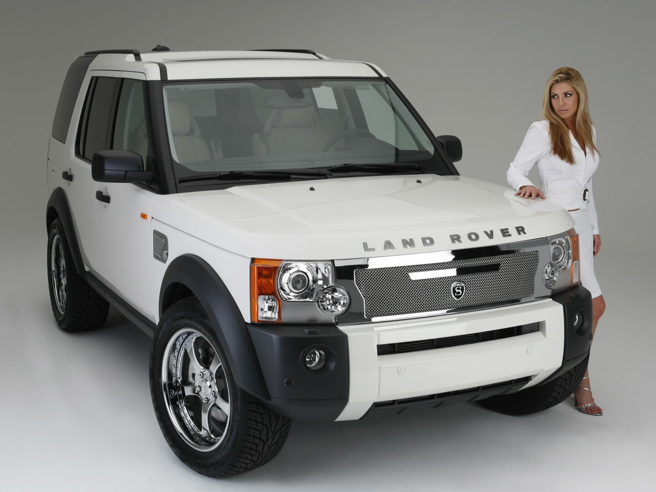 Land Rover LR3 Kensington Woman High Resolution Wallpaper Free Wallpaper Land Rover LR3 Kensington Woman High Resolution Wallpaper Free Wallpaper