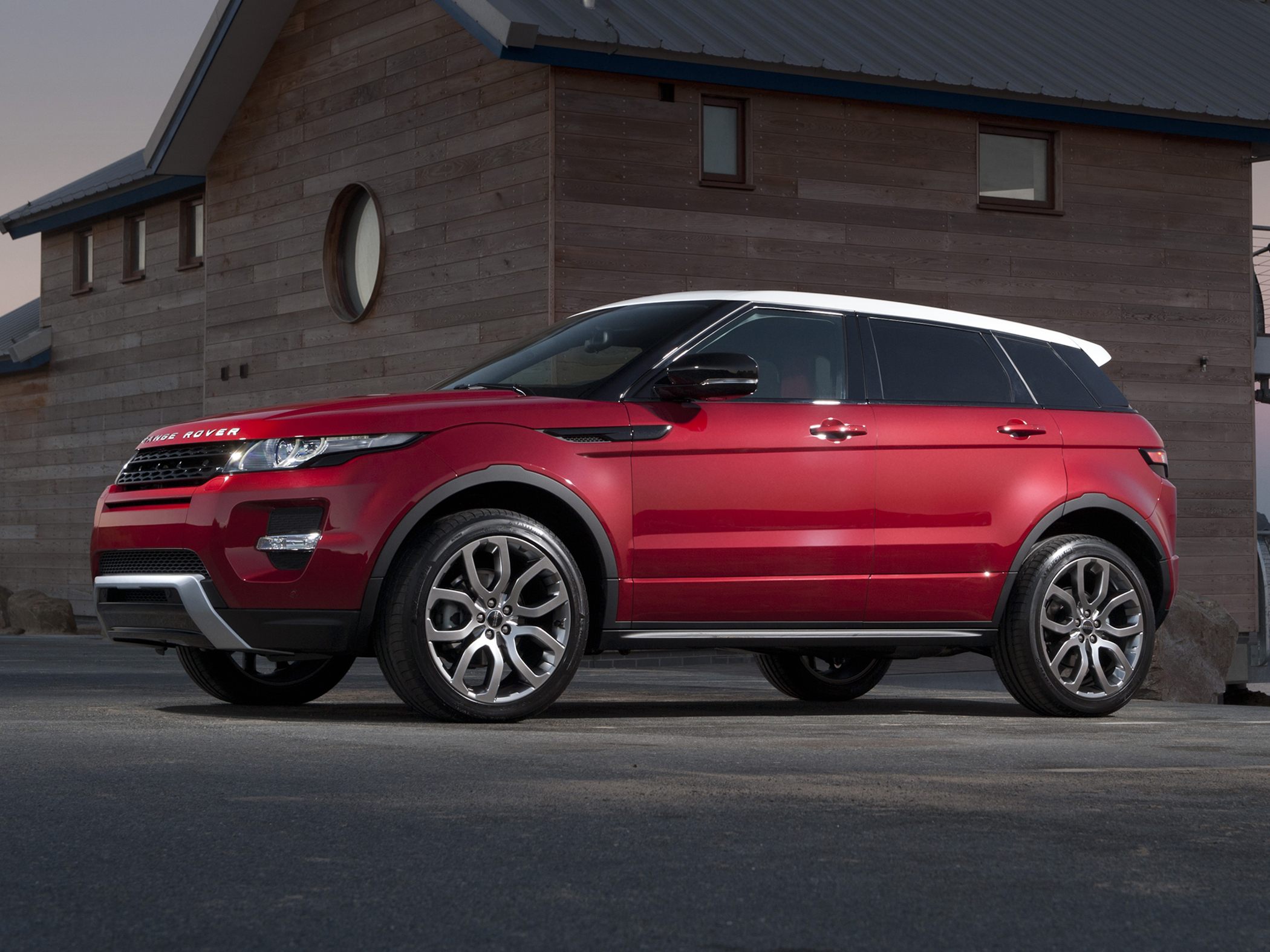 Land Rover Range Rover Evoque SUV Pure All wheel Drive 5 Door free download image Wallpaper Land Rover Range Rover Evoque SUV Pure All wheel Drive 5 Door free download image Wallpaper