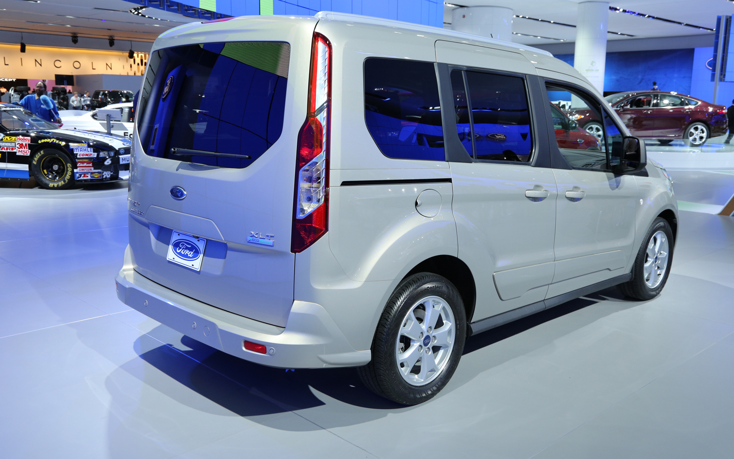 Ford Transit Connect Rear Right View Photo free image download Wallpaper Ford Transit Connect Rear Right View Photo free image download Wallpaper