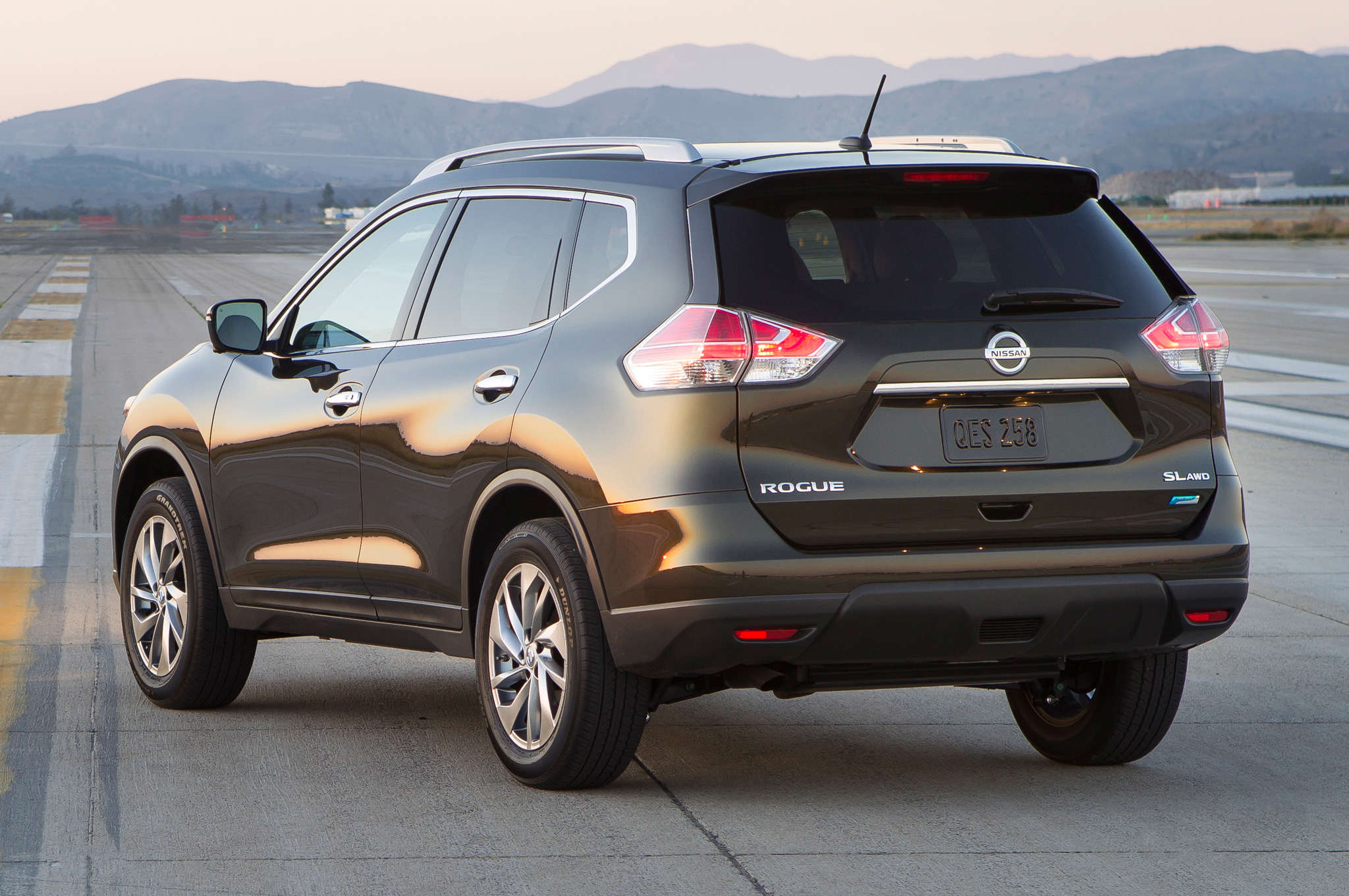 Nissan Rogue Rear Three Quarter Runway profile image hosting free Wallpaper Nissan Rogue Rear Three Quarter Runway profile image hosting free Wallpaper